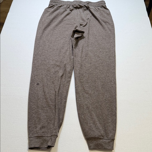 Lululemon Soft Jersey Classic-Fit Mid-Rise Jogger
Style LW5GCSS - Picture 5 of 6